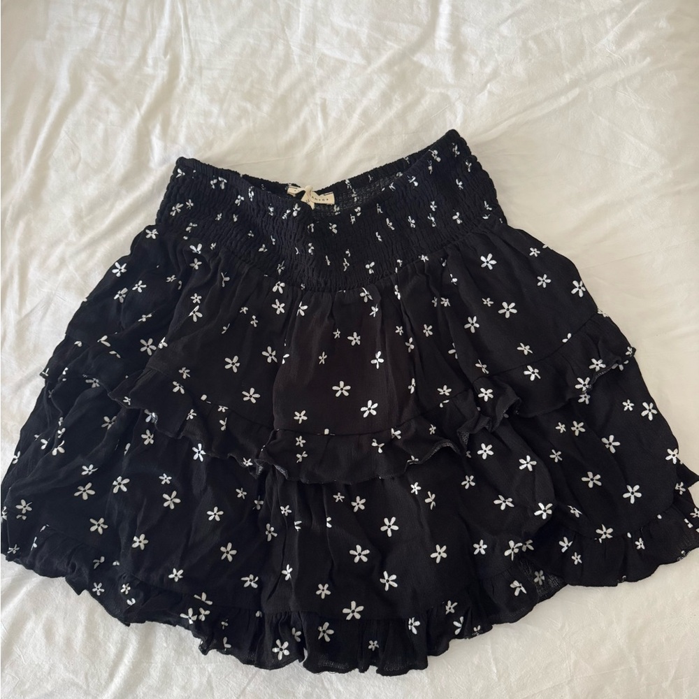 La Hearts Black and White Floral Mini Skirt